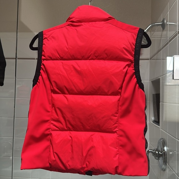 Goldbergh Red Fur Vest Full Zip Insulated. Fits like a size 4. - Picture 2 of 4